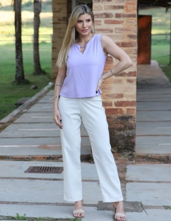 BLUSA COM DUAS FIVELAS NO PEITO