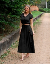 CONJUNTO BLUSA COM BOTOES E SAIA COM BOLSOS NAS LATERAIS - Preto