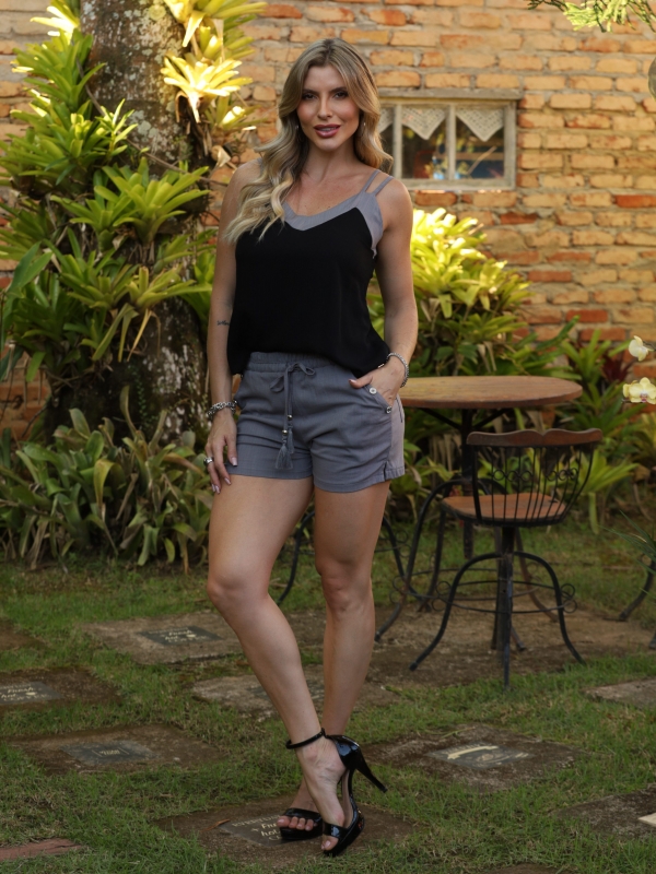 BLUSA DE ALÇA PEITO DE OUTRA COR - Preto