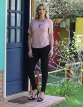 BLUSA DECOTE GOLA COM BOTÃO - Rose