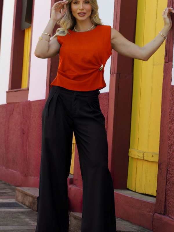 BLUSA FIVELA NA LATERAL - Coral